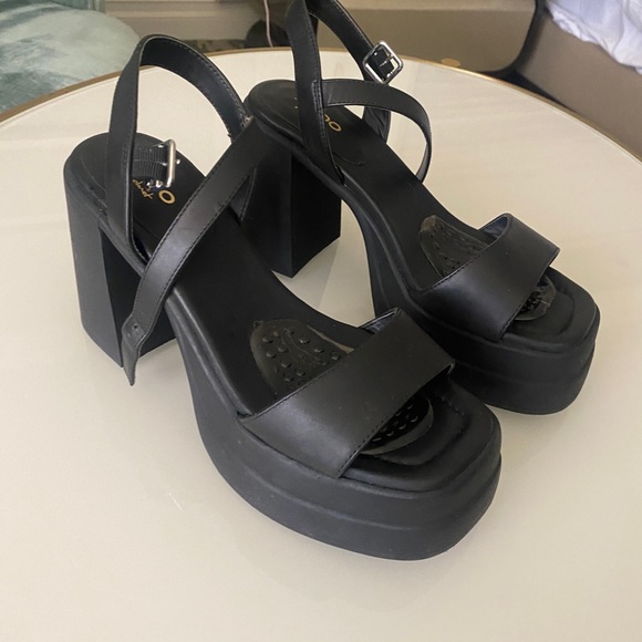 Aldo Chunky Platform strapped sandal size 8 - Picture 2 of 6